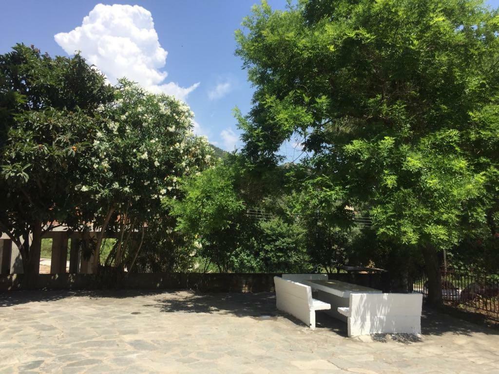 Cornelia Apartment Palaiontsiflikion Luaran gambar