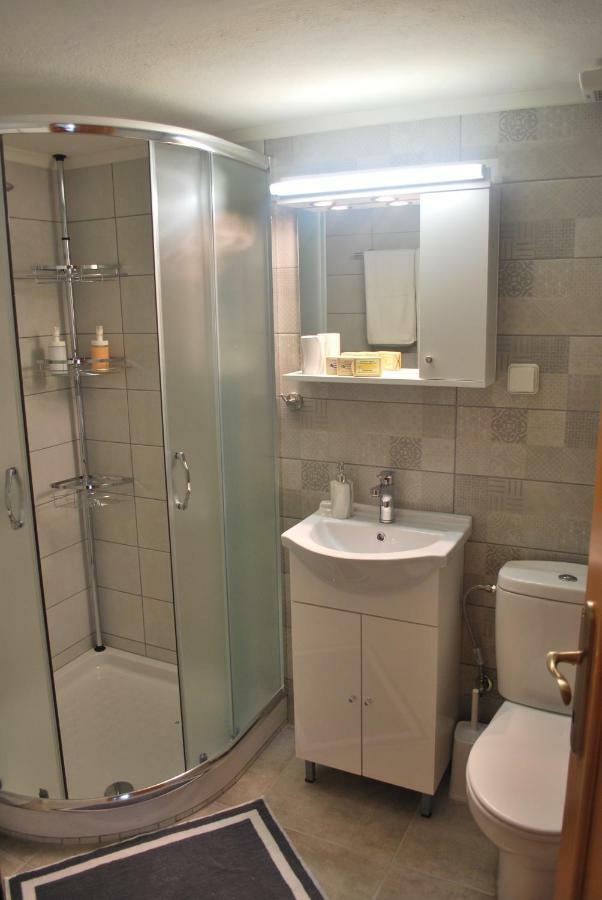 Cornelia Apartment Palaiontsiflikion Luaran gambar